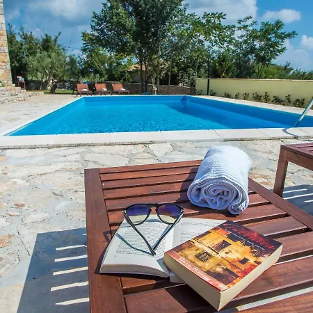 Villa Casa Rovo Sveti Lovrec Pazenaticki